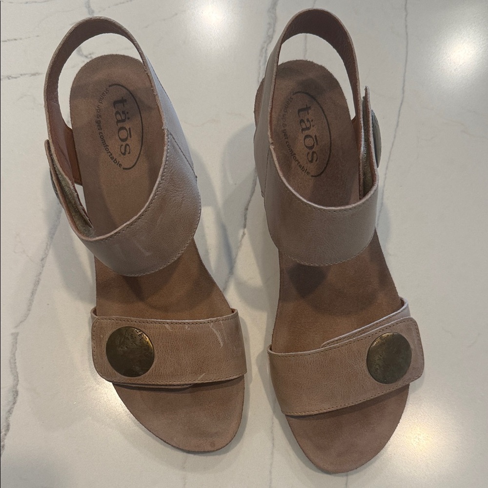Taos Footwear new no tag/box